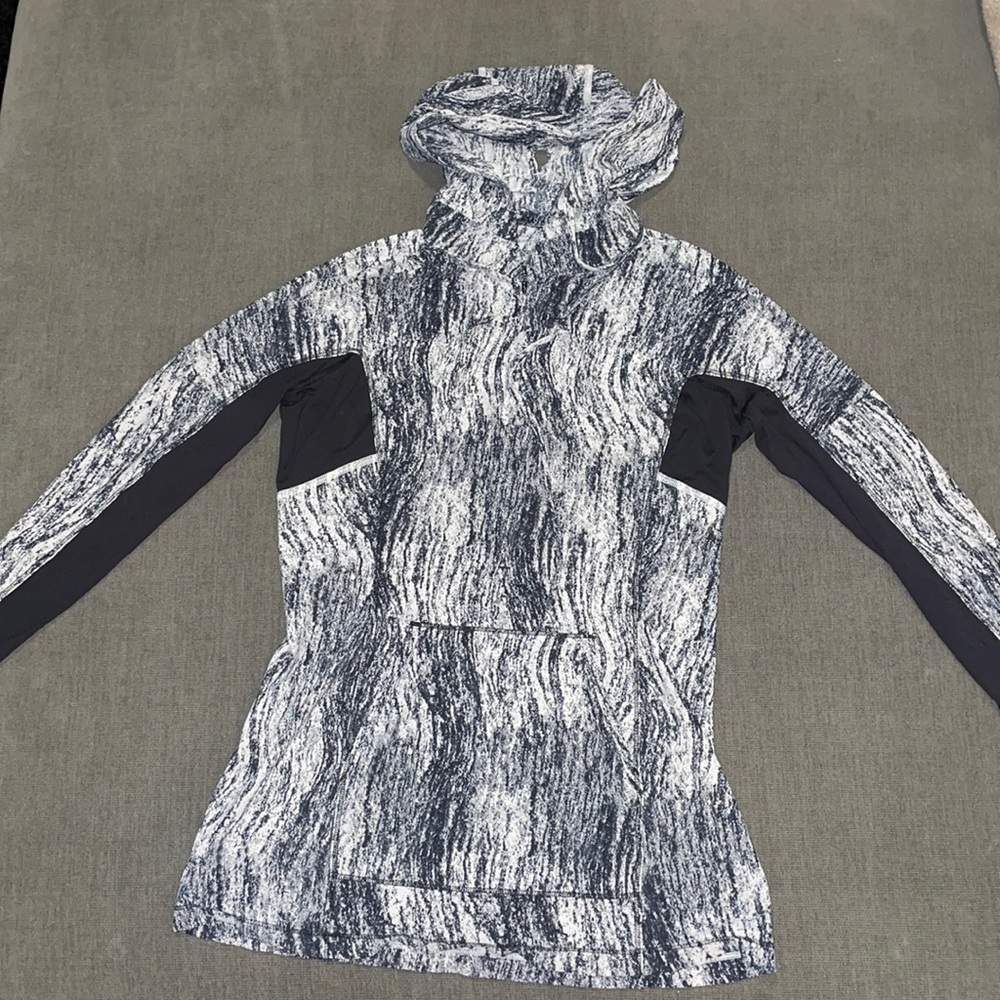 Lululemon running hoodie long sleeve top